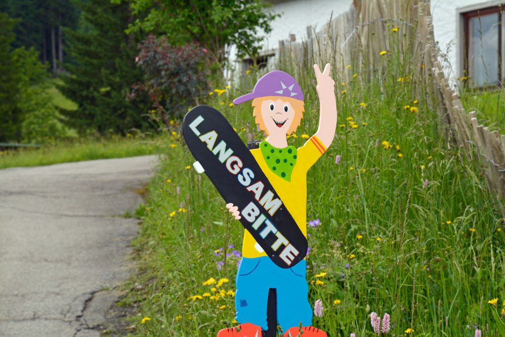 Achtung Kinder, langsam fahren